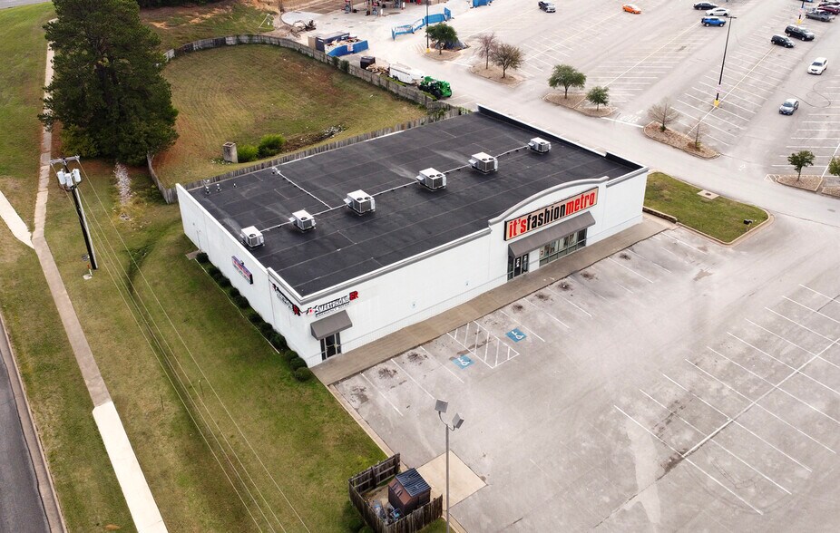 More Photos Of 3810 State Highway 64 W, Tyler Freestanding For Sale