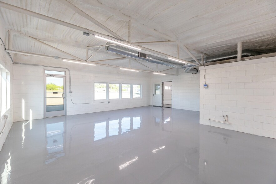 More Photos Of 769 Arnold Blvd, Abilene Flex For Sale