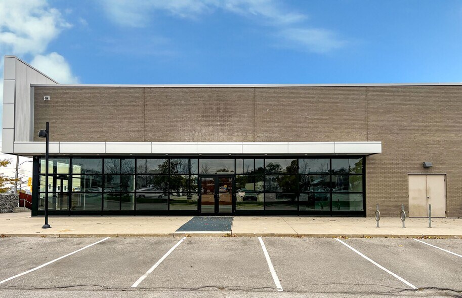 More Photos Of 1330 Castlefield Ave, Toronto Freestanding For Lease