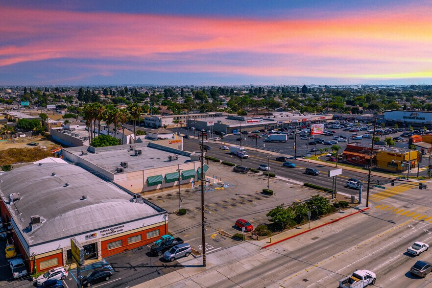 More Photos Of 14250 Prairie Ave, Hawthorne Freestanding For Sale