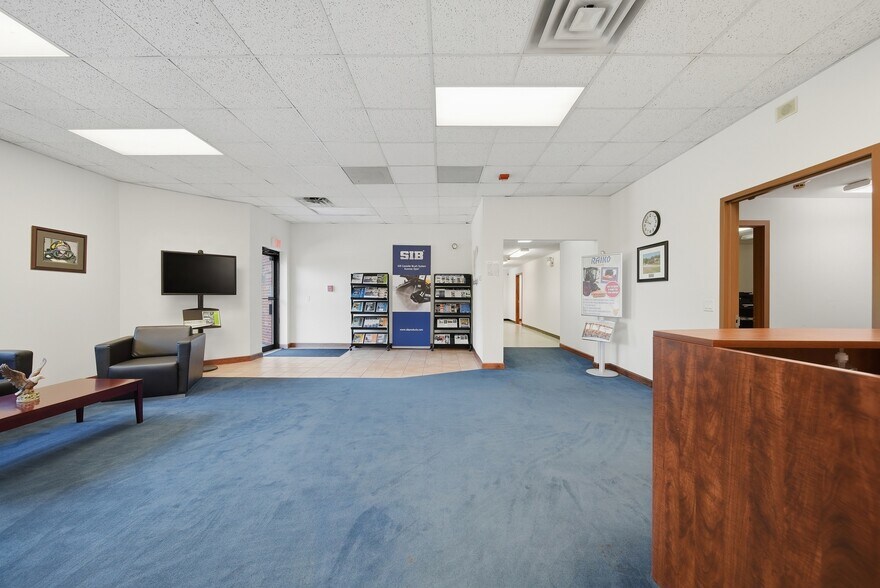 More Photos Of 141 Sanborn Rd, Tilton Flex For Sale