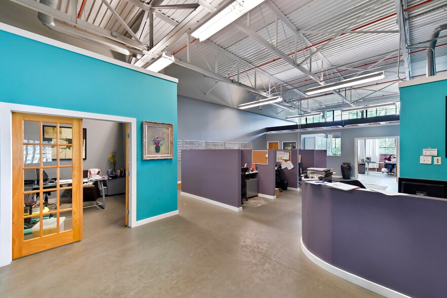 More Photos Of 650 Hamilton Ave SE, Atlanta Unknown For Lease