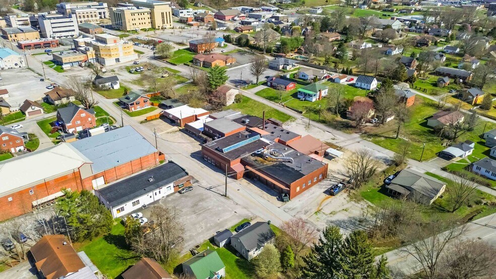 More Photos Of 426 W 4th St, London Warehouse For Sale