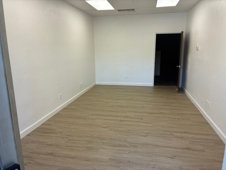 More Photos Of 1064 Woodland Ave, Modesto Warehouse For Lease