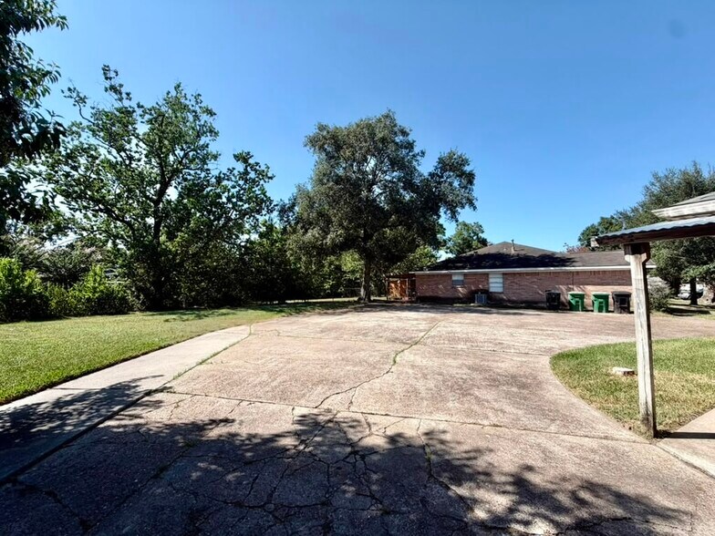 More Photos Of 7315 Housman, Houston Specialty For Sale