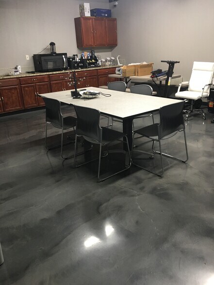More Photos Of 2745 Bryan Ave, Fort Worth Light Manufacturing For Sale
