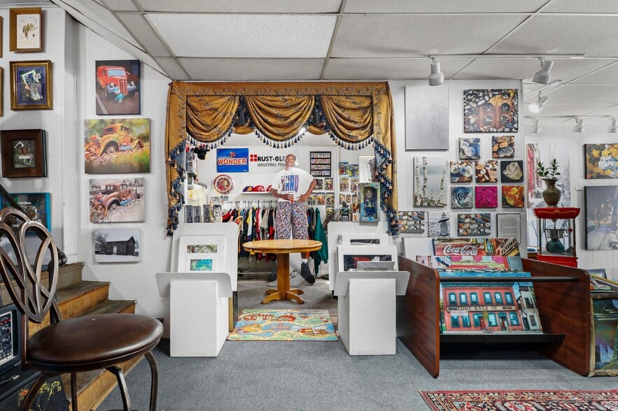 More Photos Of 2118 Atwood Ave, Madison Storefront For Sale
