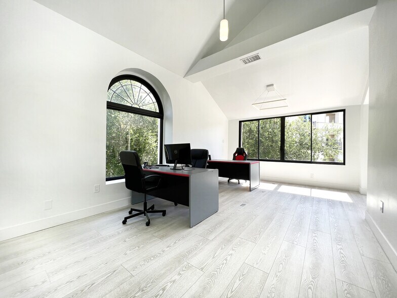 More Photos Of 4766 Park Granada, Calabasas Medical For Lease