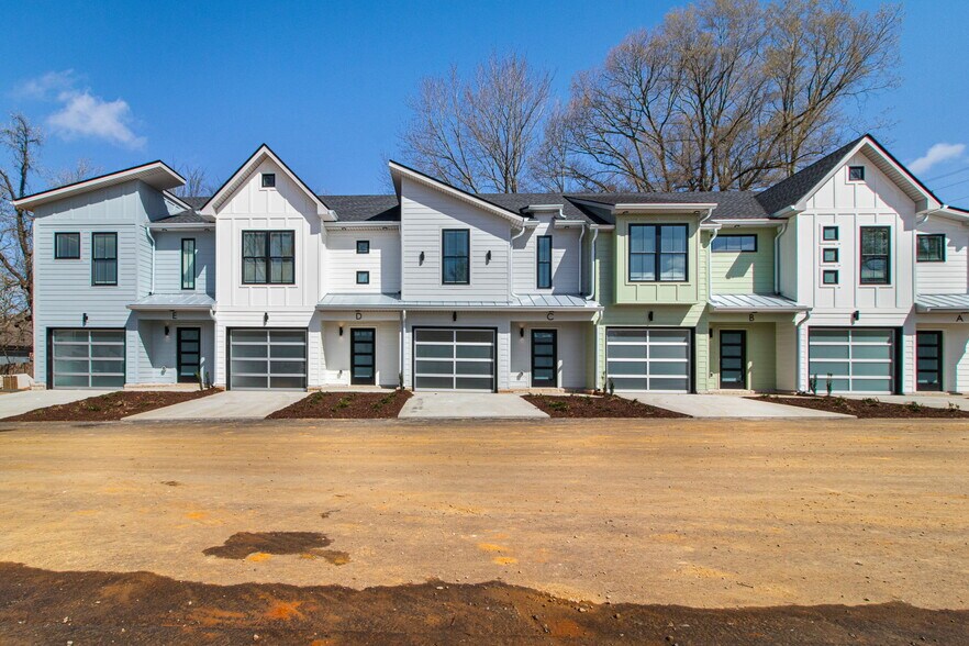 Primary Photo Of 160 Excell Rd, Clarksville Apartments For Sale