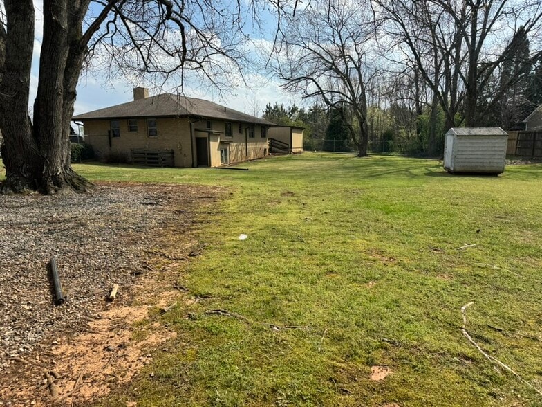 More Photos Of 5190 Piney Grove Rd, Cumming Office Residential For Lease