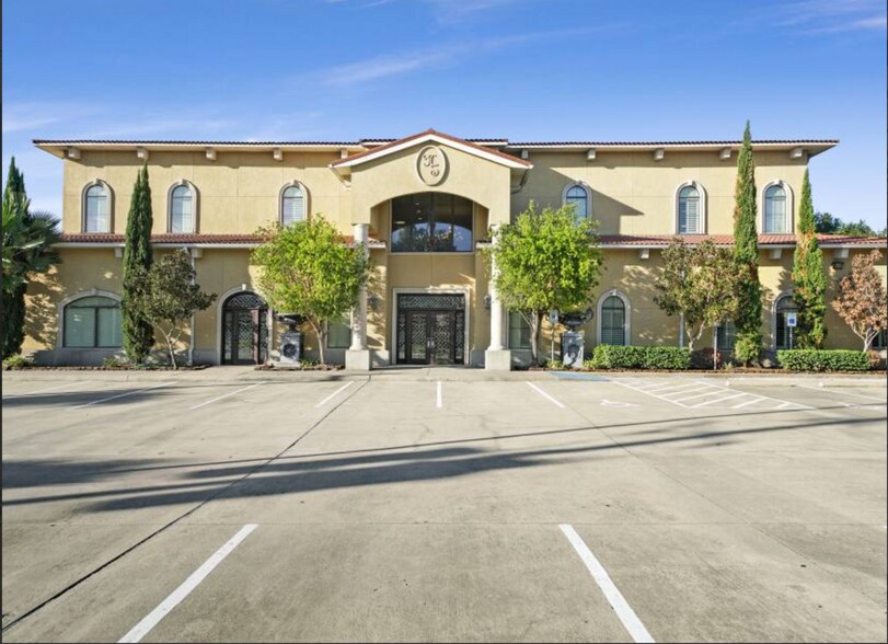 More Photos Of 21720 Highland Knolls Dr, Katy Freestanding For Lease