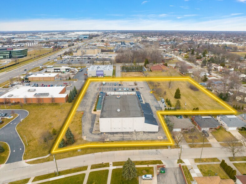 More Photos Of 8220 Irving Rd, Sterling Heights Office For Sale