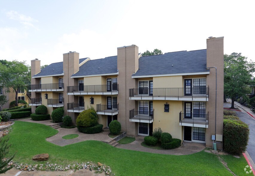 More Photos Of 5660 S Lakeshore Dr, Shreveport Apartments For Sale