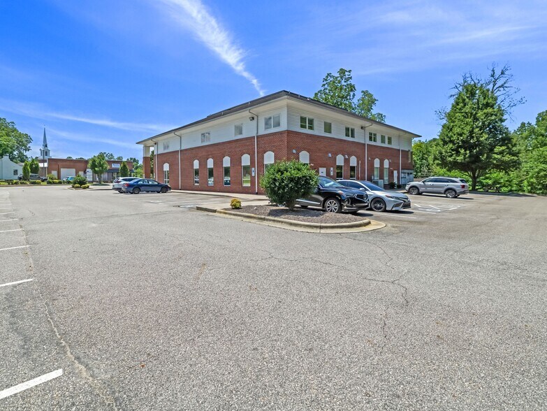 More Photos Of 417 Vance St, Clinton Medical For Sale