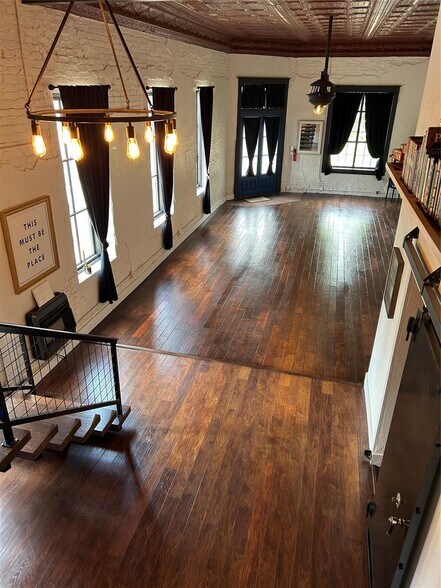 More Photos Of 201 W Main St, Cumby Office For Sale