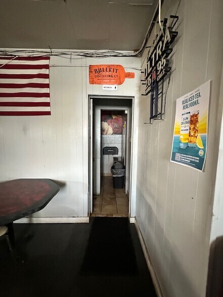 More Photos Of 3700 Taylor Blvd, Louisville Bar For Sale