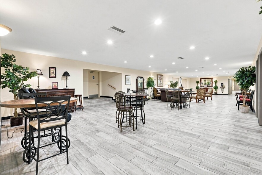 More Photos Of 7602 Kenya St, Jacksonville Specialty For Sale