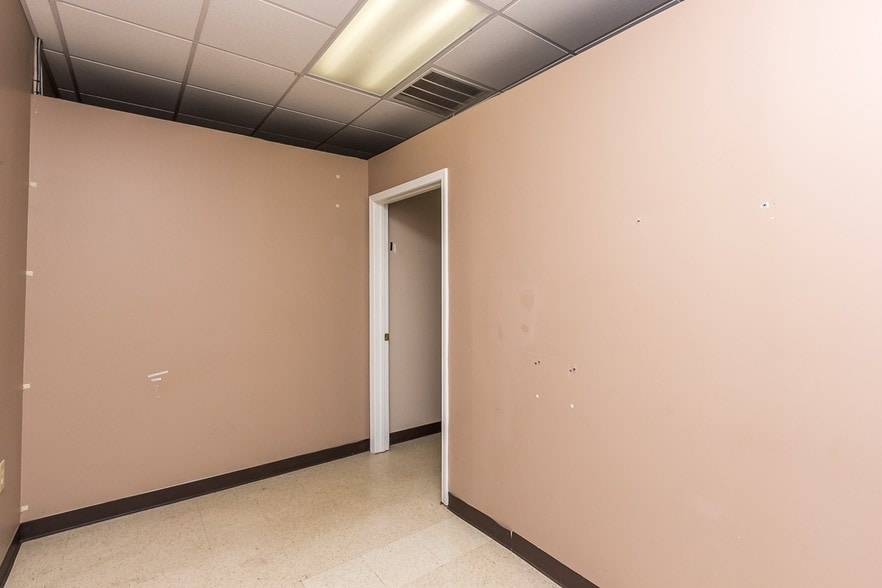 More Photos Of 133 E Main St, Youngsville General Retail For Lease