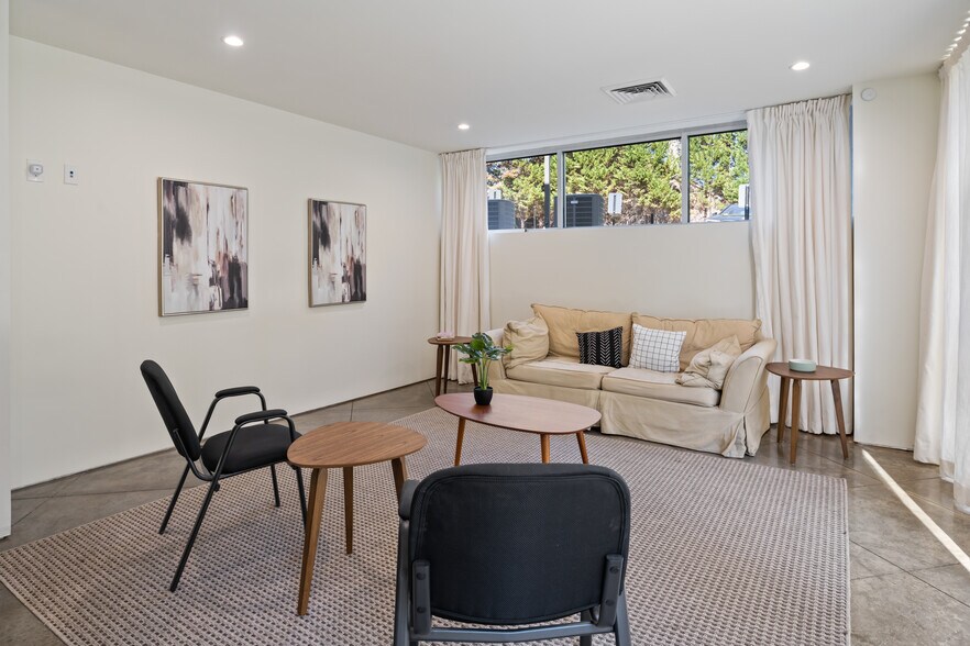 More Photos Of 2081 Columbiana Rd, Birmingham Coworking Space