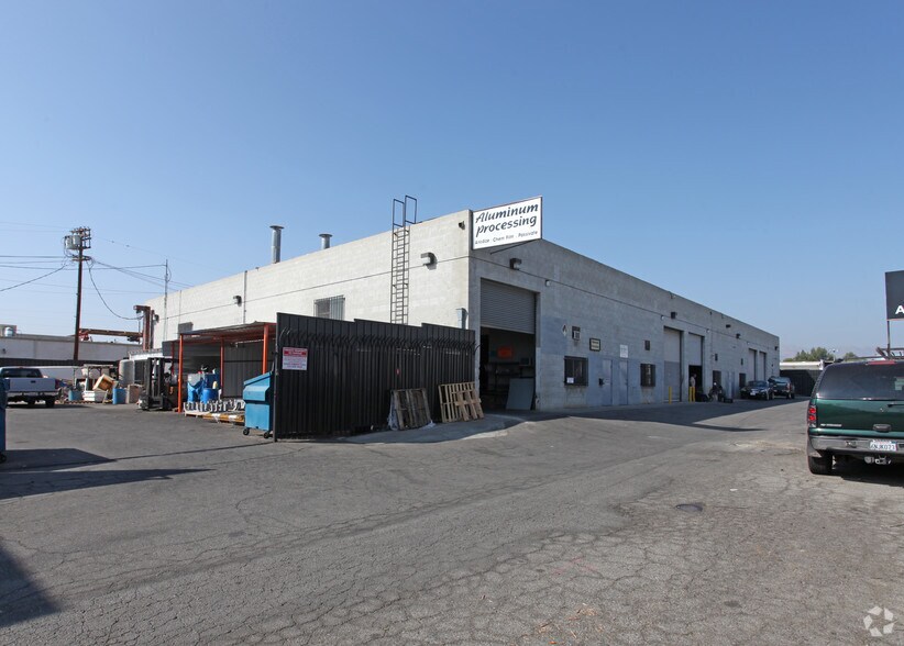 More Photos Of 19015 Parthenia St, Northridge Warehouse For Lease