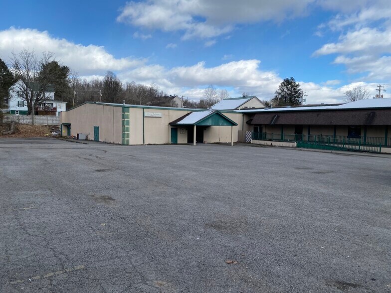 More Photos Of 1825 Locust Ave, Fairmont Restaurant For Sale