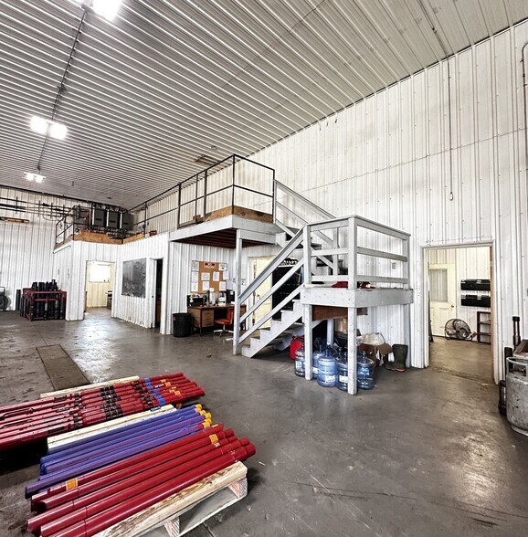 More Photos Of 318 Superior Av, Estevan Warehouse For Sale