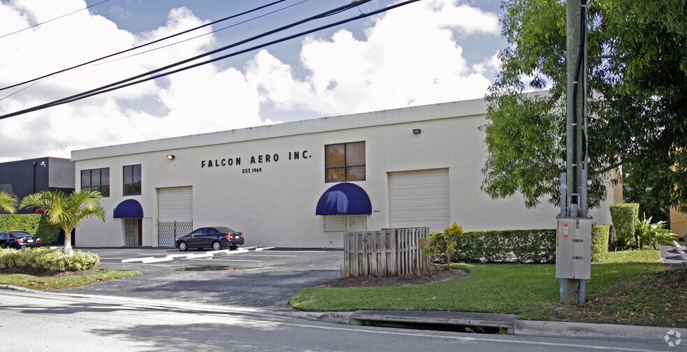 More Photos Of 1941-1943 NW 97th Ave, Miami Warehouse For Lease