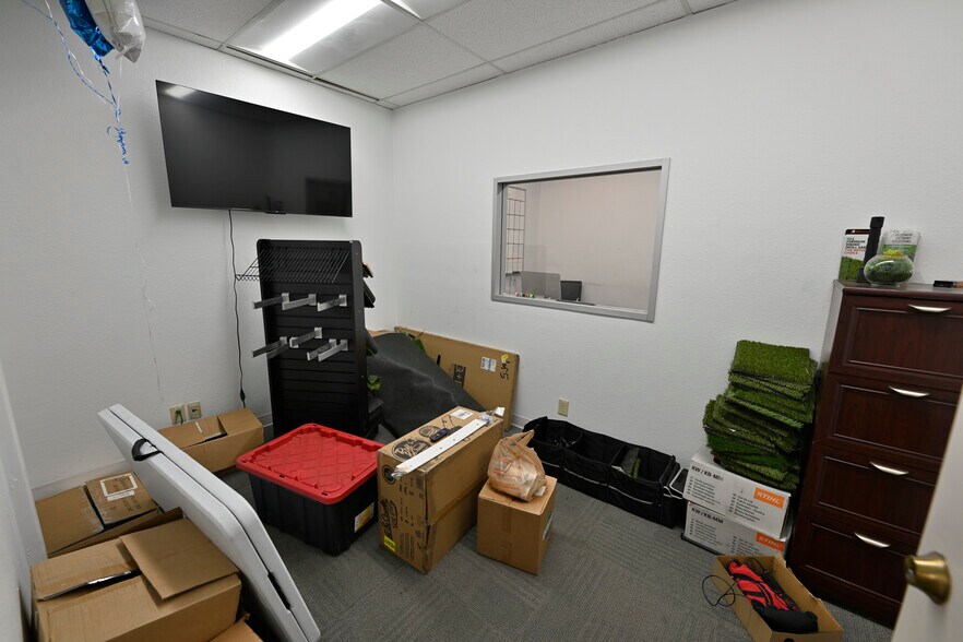 More Photos Of 121 Interpark Blvd, San Antonio Research And Development For Lease