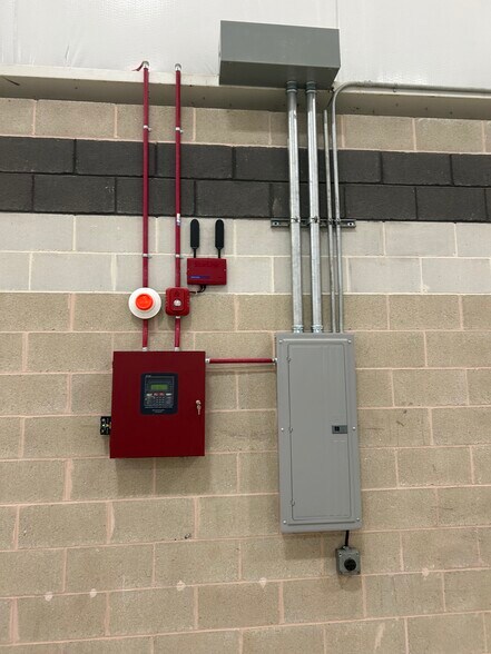 More Photos Of 105 Jarvis Brewer Dr, Rogersville Industrial For Lease