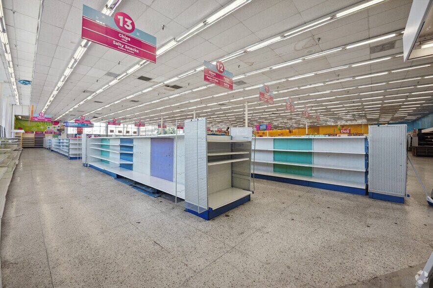 More Photos Of 5270 W Sunset Blvd, Los Angeles Freestanding For Lease