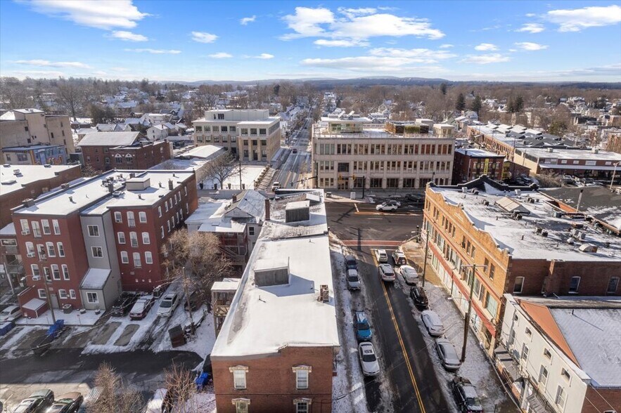 More Photos Of 666-668 Main St, Middletown Apartments For Sale