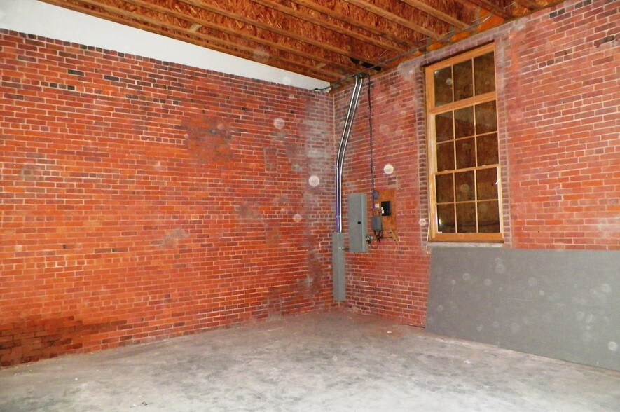 More Photos Of 301 Harris Ave, Providence Storefront For Sale