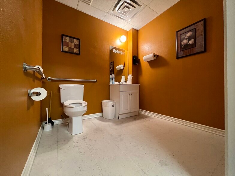 More Photos Of 302 Millers Xing, Harker Heights Storefront For Lease