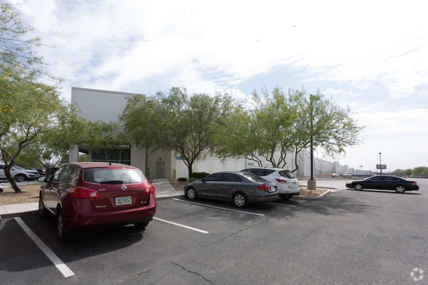 More Photos Of 3425 E Van Buren St, Phoenix Warehouse For Lease