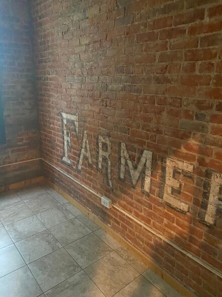 More Photos Of 116 Tecumseh St, Dundee Storefront Retail Office For Sale