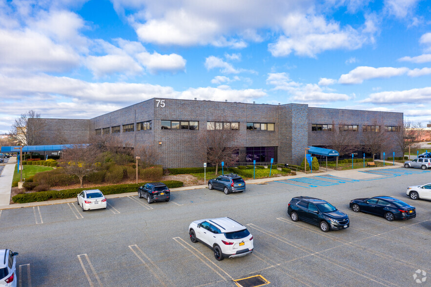 Primary Photo Of 75 Crystal Run Rd, Middletown Medical For Lease