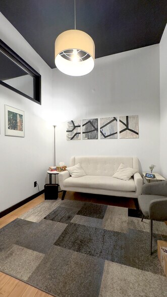 More Photos Of 231 Norman Ave, Brooklyn Apartments For Lease