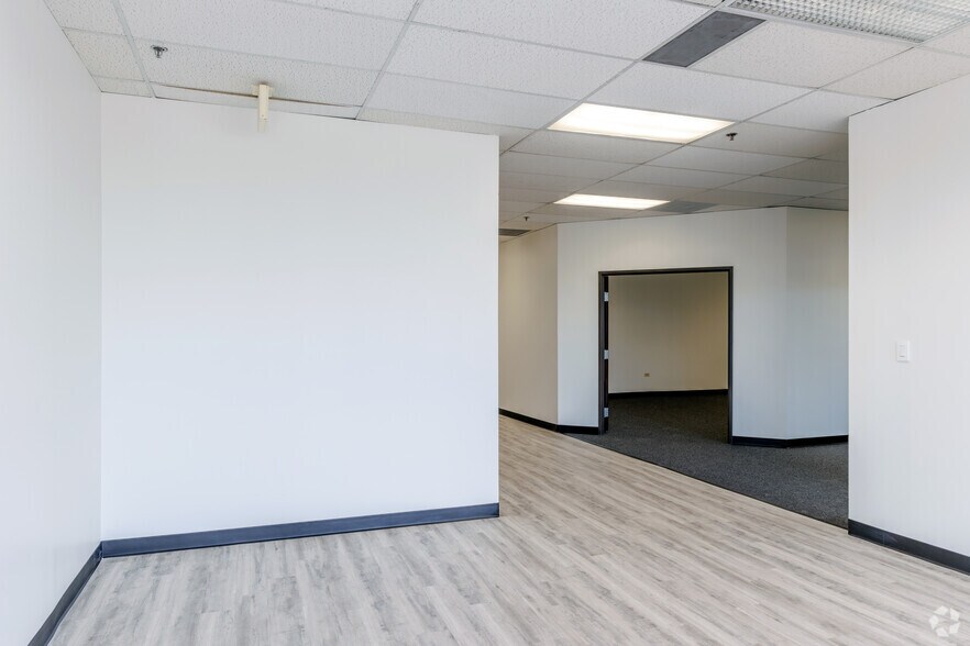 More Photos Of 15250 E 33rd Pl, Aurora Unknown For Lease