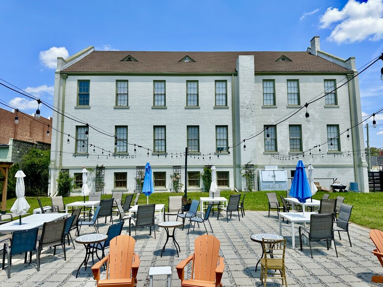 More Photos Of 1424 E Main St, Humboldt Hospitality For Sale