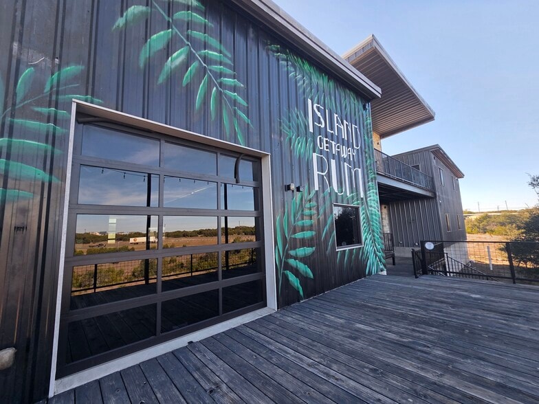 More Photos Of 231 Frog Pond Ln, Dripping Springs General Retail For Sale