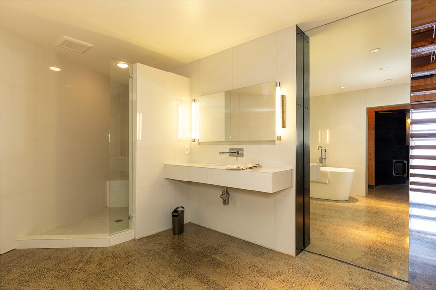 More Photos Of 4020 6th Ave NW, Seattle Warehouse For Sale