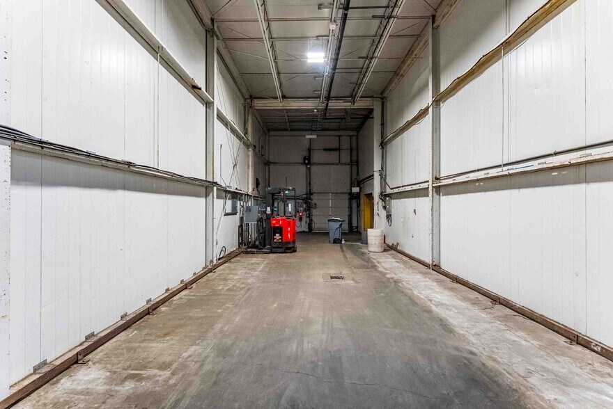 More Photos Of 500 Barrydowne Rd, Sudbury Manufacturing For Sale