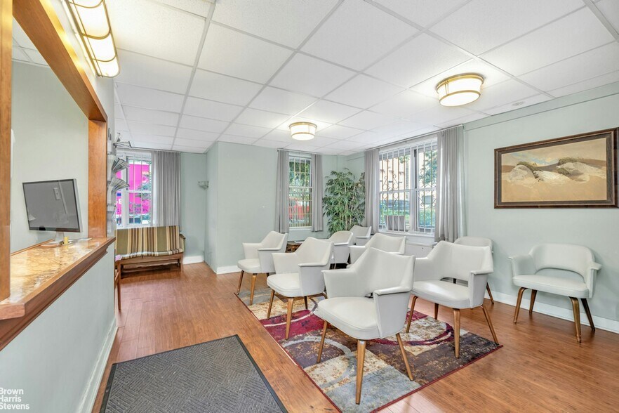 More Photos Of 20 E 9th St, New York Apartments For Sale