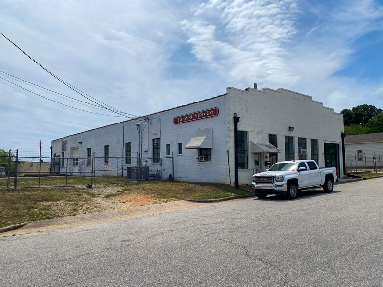 More Photos Of 512 Pershing Rd, Raleigh Warehouse For Lease