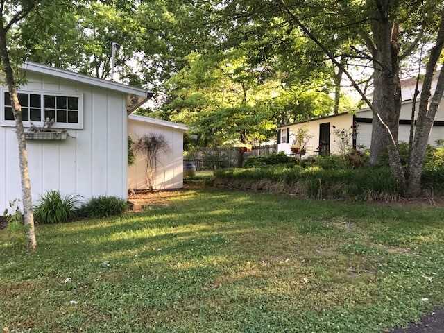 More Photos Of 103 Bowles Dr, Woodstock Office For Sale