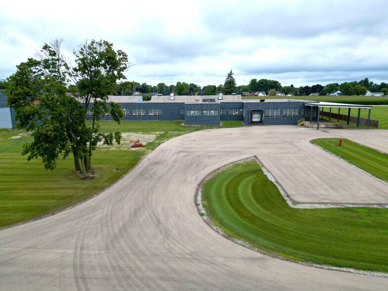 More Photos Of 505 Libby St, Waupun Manufacturing For Lease