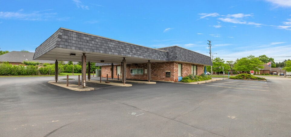 More Photos Of 58765 Van Dyke Ave, Washington Bank For Lease