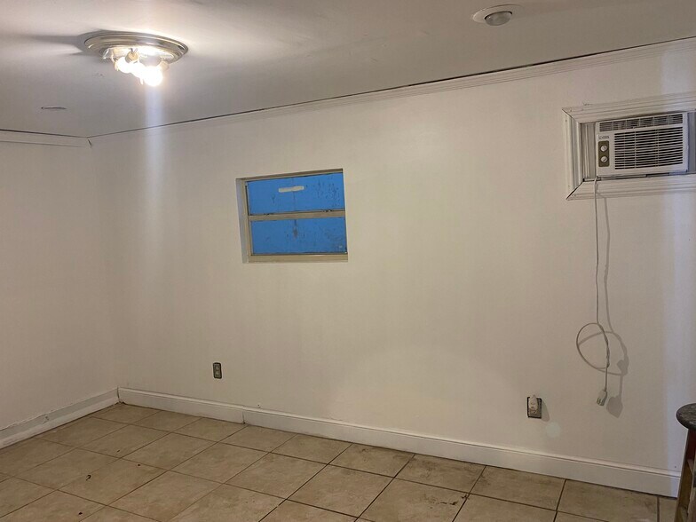 More Photos Of 5712 SW 25th St, West Park Warehouse For Lease