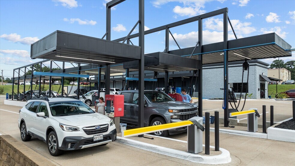 More Photos Of 7671 S Broadway Ave, Tyler Carwash For Sale