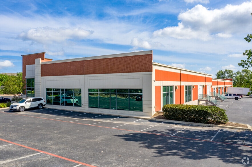 More Photos Of 12508 Jones Maltsberger Rd, San Antonio Office For Lease